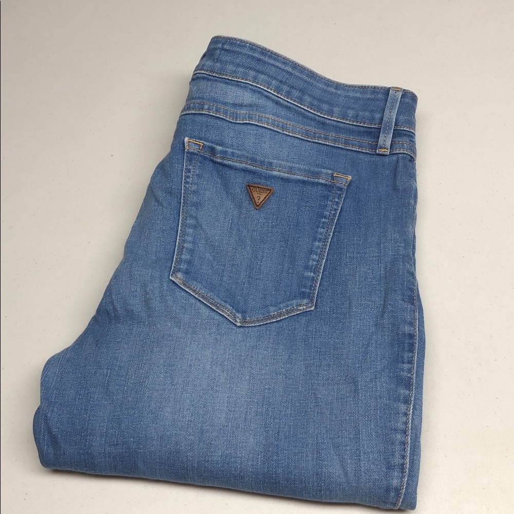 GUESS LOS ANGELES MID CROP JEANS 32x24 ⭐️